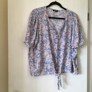 Angels women's short sleeve rayon top. Size 2X.